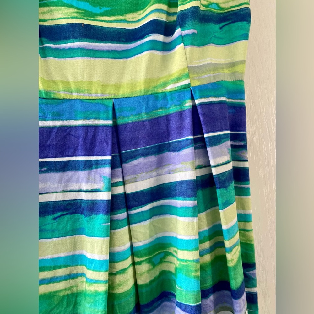 Tiana B cotton sundress with pleated waist. Super flattering! - Picture 2 of 3